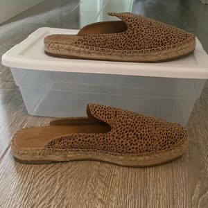 Universal Threads Good Co., like new, leopard print mules.